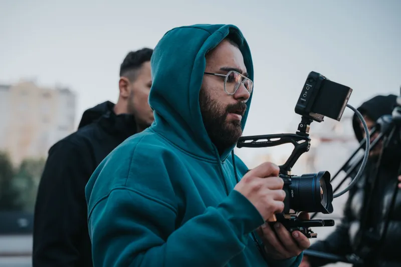 Smaller Rooms, Bigger Reputations: Why Elite Creators Are Abandoning Scale for Significance